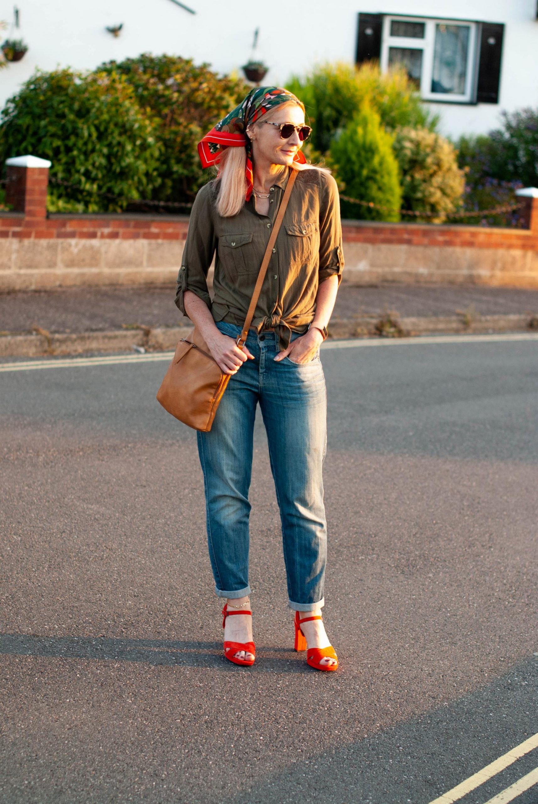 Turning Heads Linkup- Styling an Olive Green Bag with Dark Florals -  Elegantly Dressed and Stylish