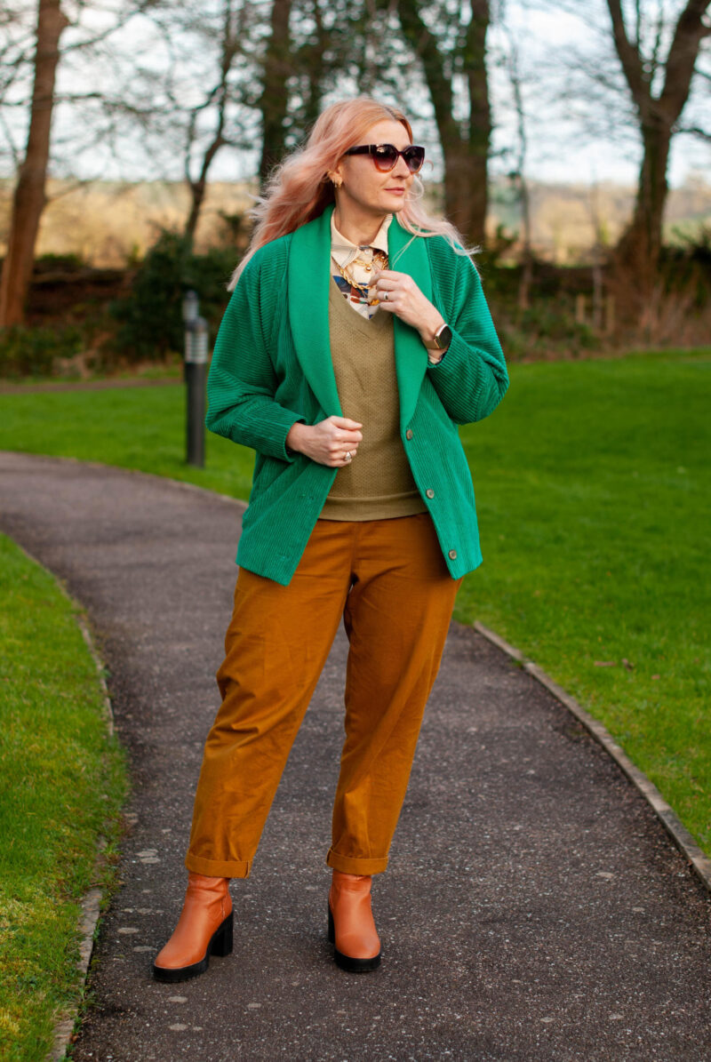 Styling My Mum's 80s Vintage Green Corduroy Jacket